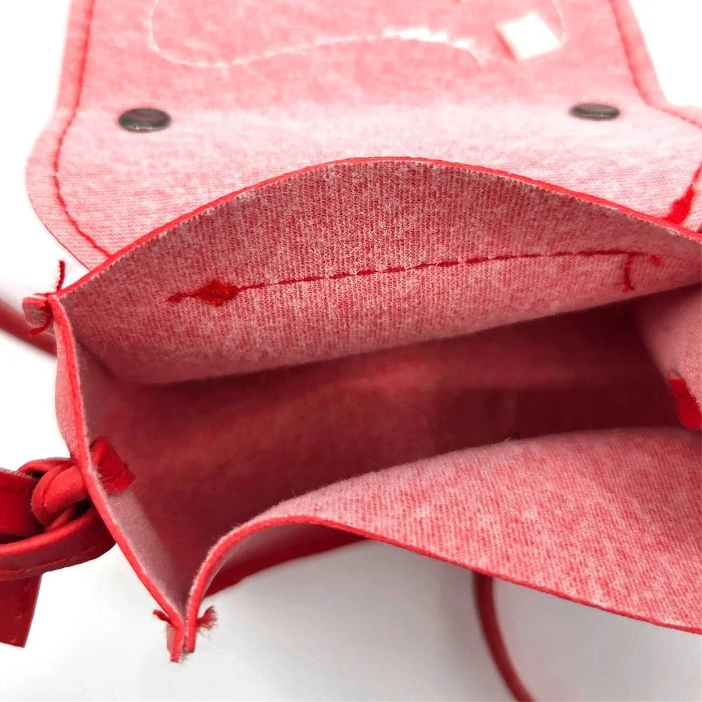 Hello Kitty Mini Crossbody Purse for Little Girls Red &‎ White w/ Dusty Rose Bow